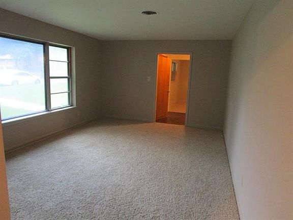 2nd image of 3308 Wren Ave