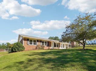 102 Sherwood Ave, Greer, SC 29651