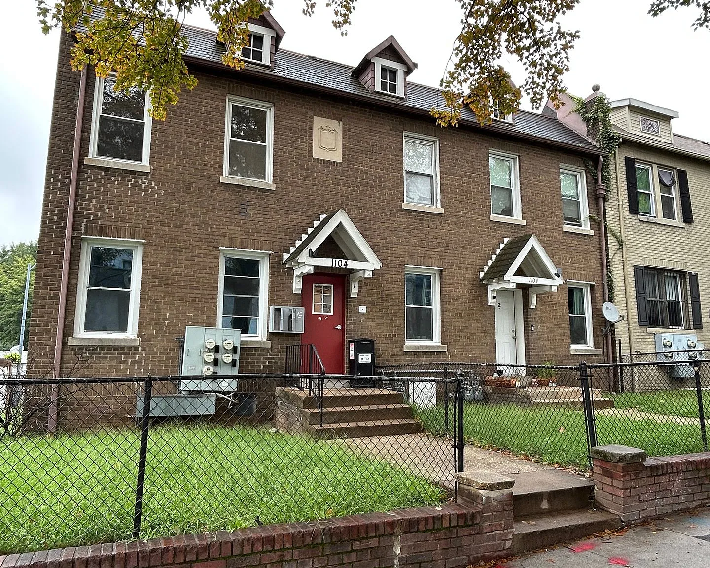 1104 Queen St. NE — Photo 1