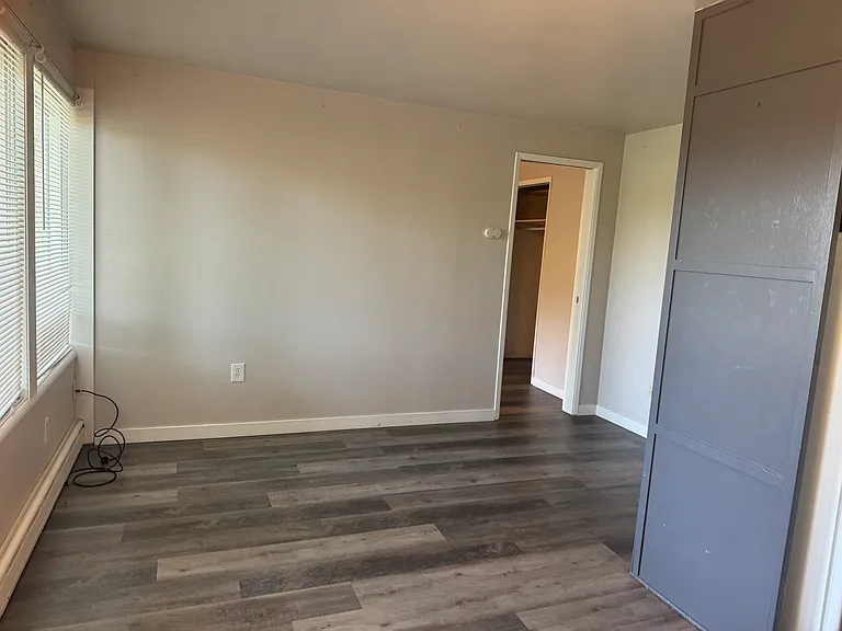 4742 22nd Ave NE — Photo 13