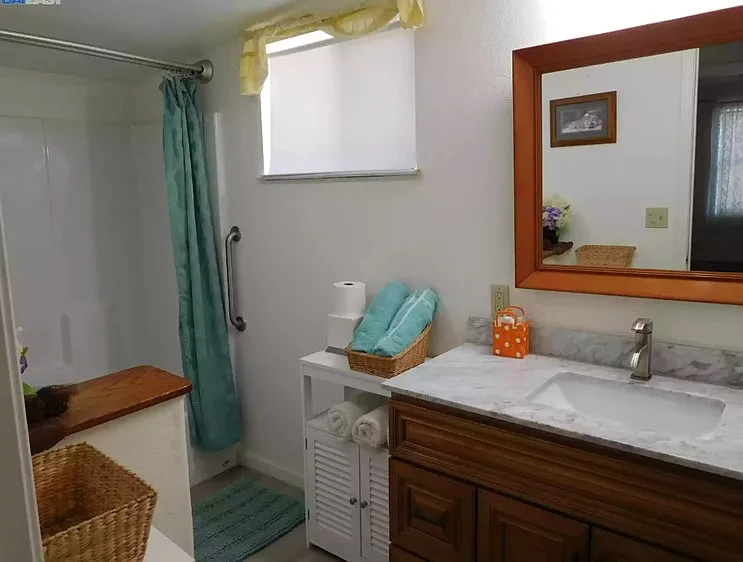 1774 Bancroft Ave — Photo 15