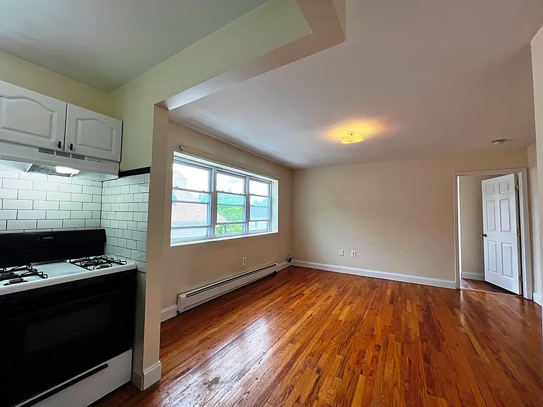 127-10 97th Ave #3 — Photo 5