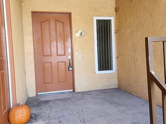 2nd image of 501 Calle Montecito Unit 8