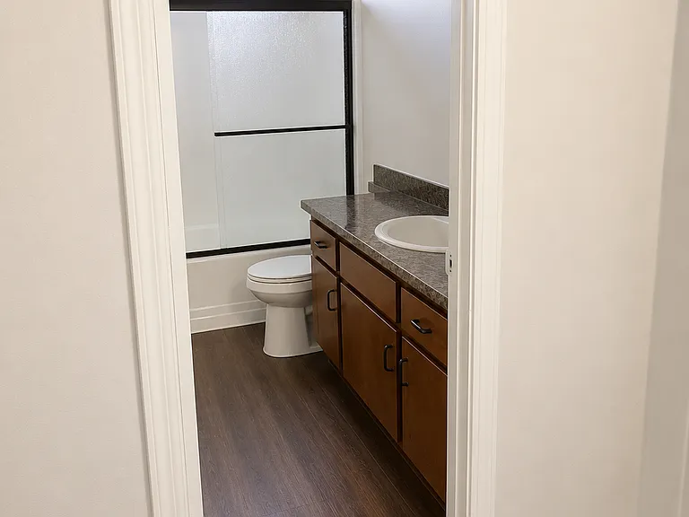 325 N Chapel Ave — Photo 5