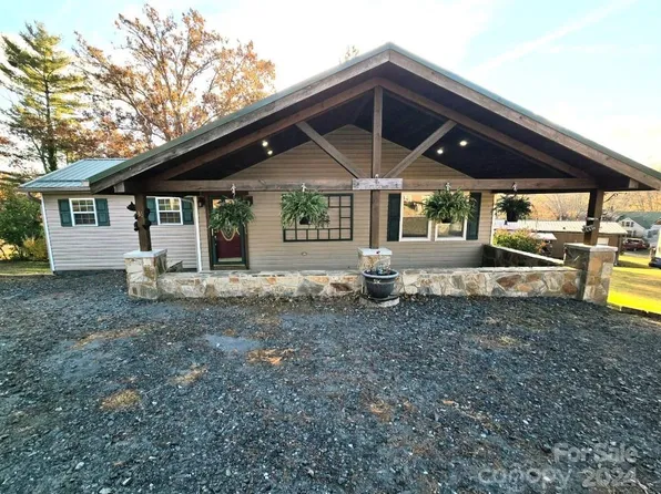 36 Monte Vista Cir, Spruce Pine, NC 28777