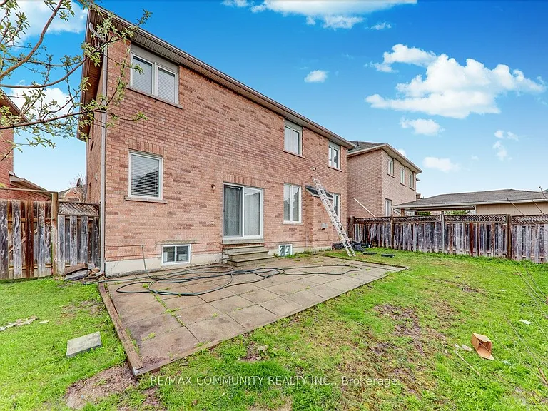 86 Grosbeak Cres — Photo 30