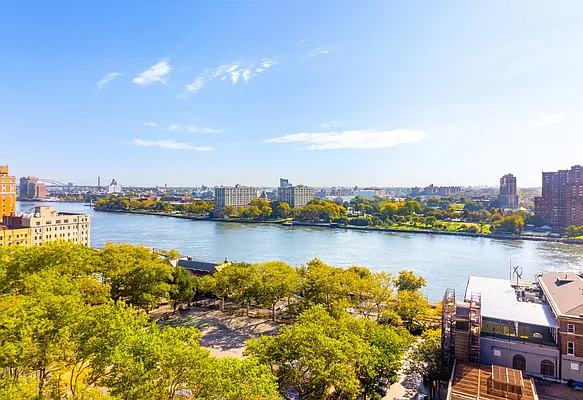 Sold by Corcoran | media 24