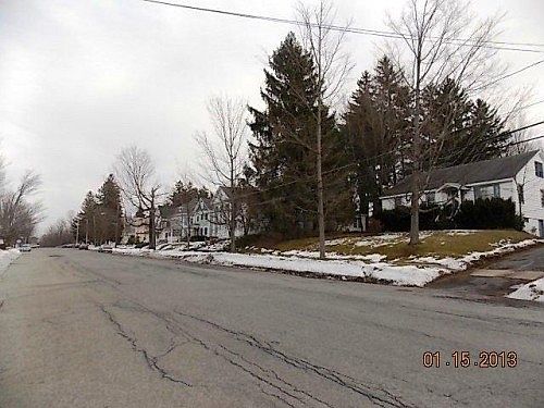4th image of 94 McMaster St