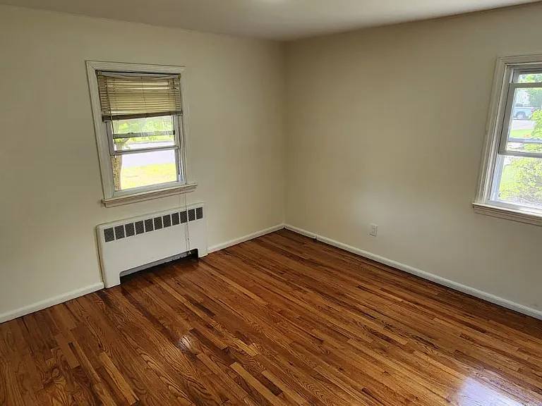 1502 Sunnyfield Dr — Photo 9