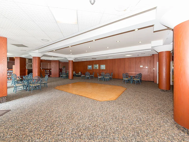 340 Watson St W #416 — Photo 25