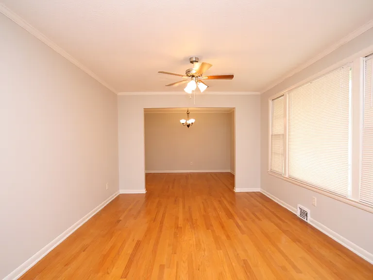 7620 Charlotte Dr SW — Photo 2