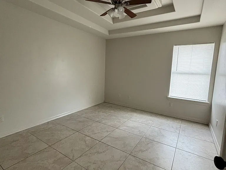 2503 E Franklin Ave — Photo 5