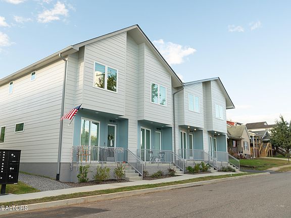 3rd image of 109 E Oldham Ave #104