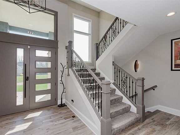 5th image of 10957 Shallow Creek Ct