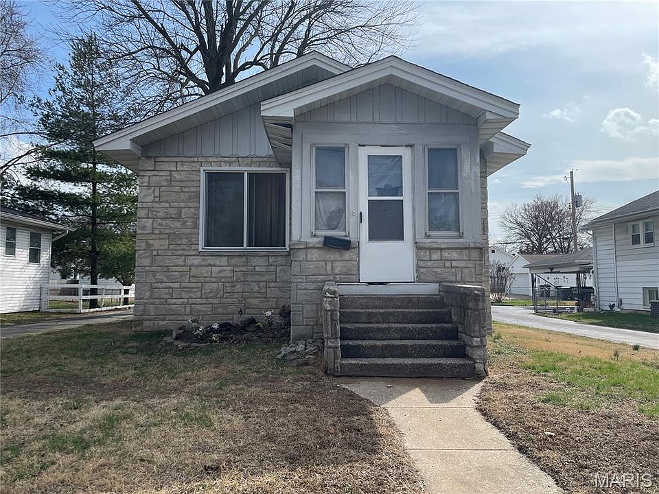 1st image of 131 E Tydeman Ave