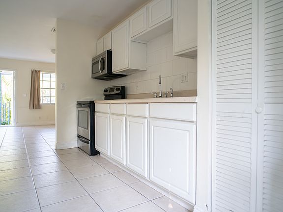 5th image of 4905 N Flagler Dr APT 2