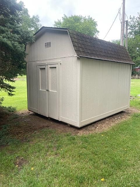 2nd image of 250 Briarwood Cir