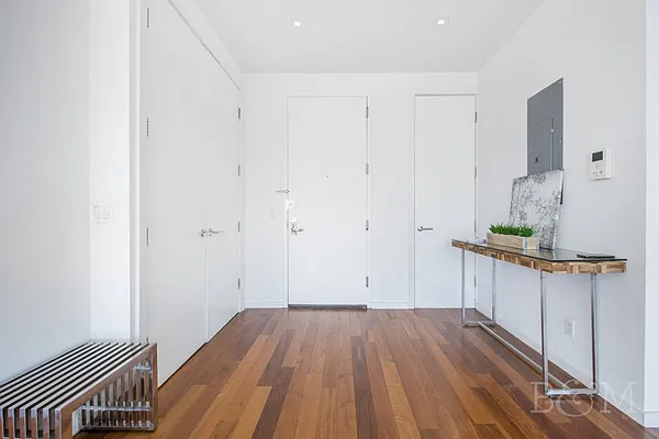 Sold by Brick&Mortar | media 8