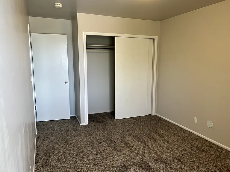 1813 S Laurelhurst Dr #1 — Photo 19