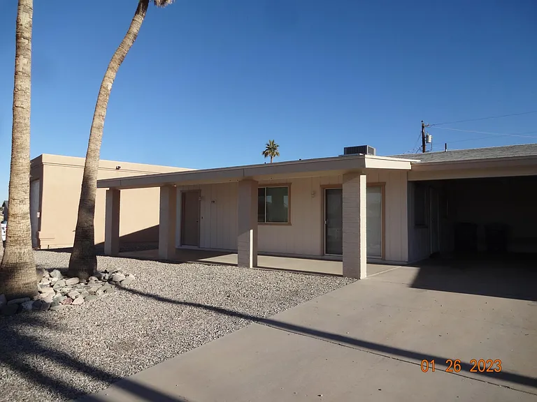 1122 Shorewood Cir — Photo 2