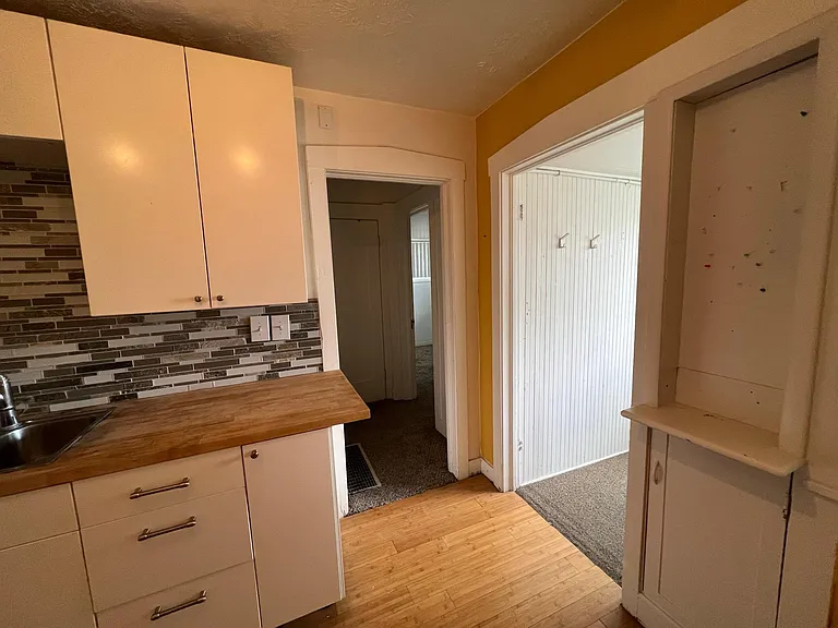 450 E Cleveland Ave — Photo 8