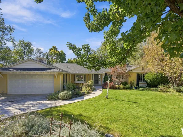 4986 S Naniloa Dr, Holladay, UT 84117