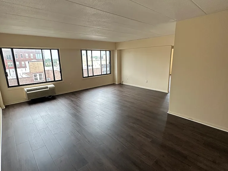 417-419 Main St #6D — Photo 1
