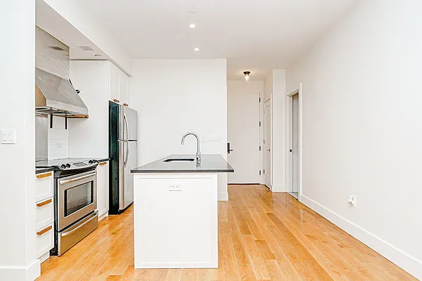 Rented by MySpaceNYC | media 28