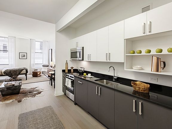 3rd image of 70 Pine St #1131