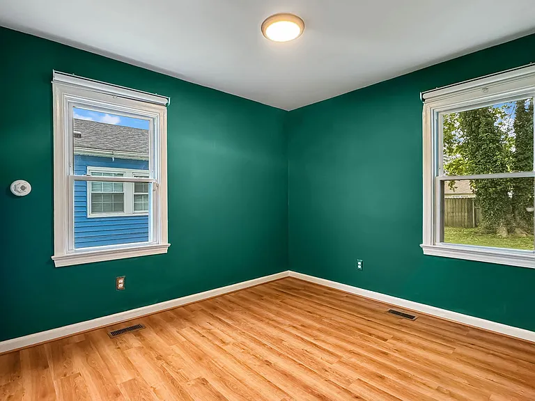 607 Lee St — Photo 12
