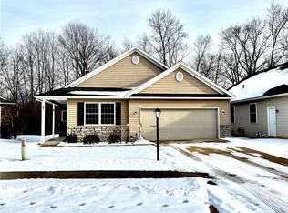 10281 River Run Ln, North Royalton, OH