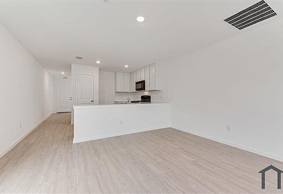 5th image of 4017 Equestrian Dr