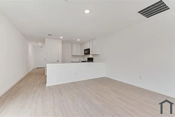 4017 Equestrian Dr — Photo 5