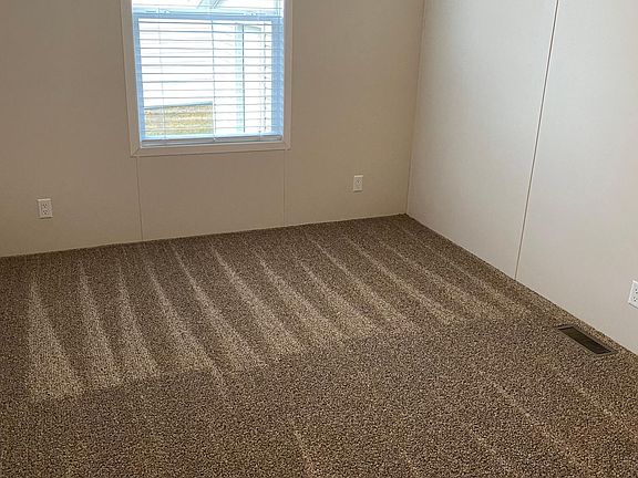 5th image of 59360 Cary Ln