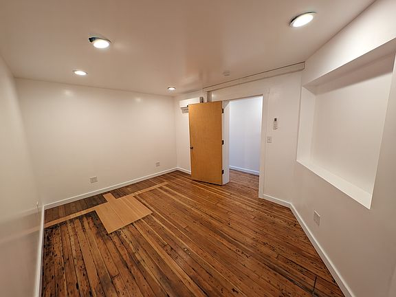 Large Office/Bonus Room