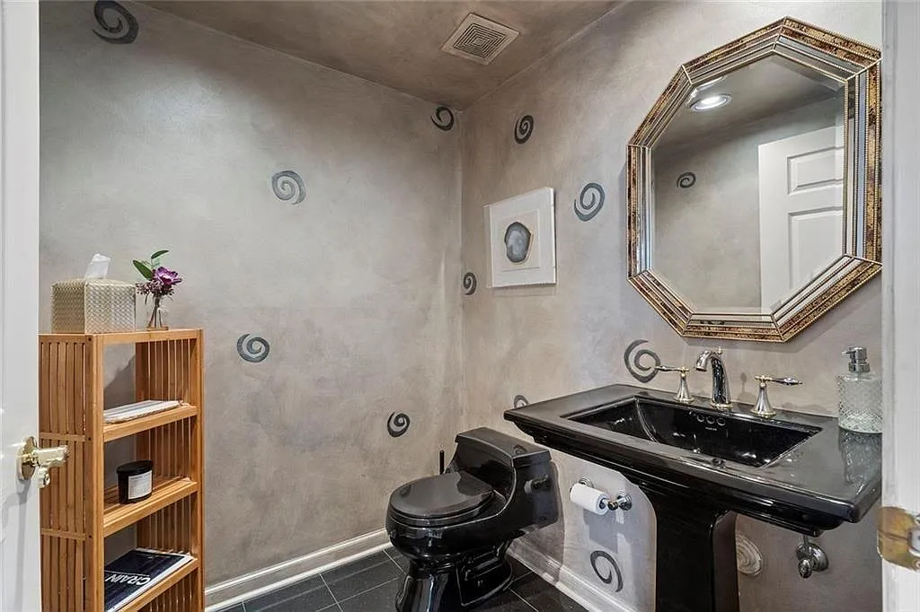 3 bed, 2.5 bath, 2200 sqft, $6,000 — Photo 3