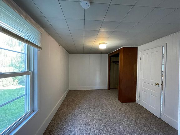 4th image of 426 W Baraga Ave #1