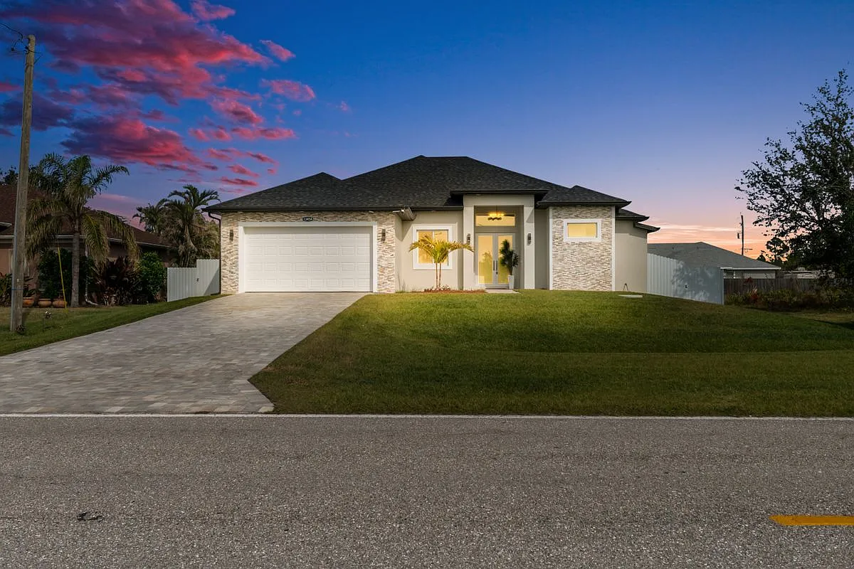 4 bed, 3.0 bath, 1735 sqft, $2,400 — Photo 3