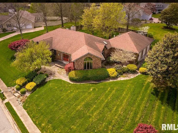 600 S Deer Lake Dr W, Carbondale, IL 62901