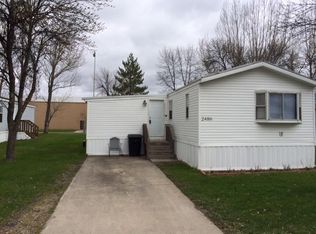 2486 Cumberland Rd, Grand Forks, ND 58201