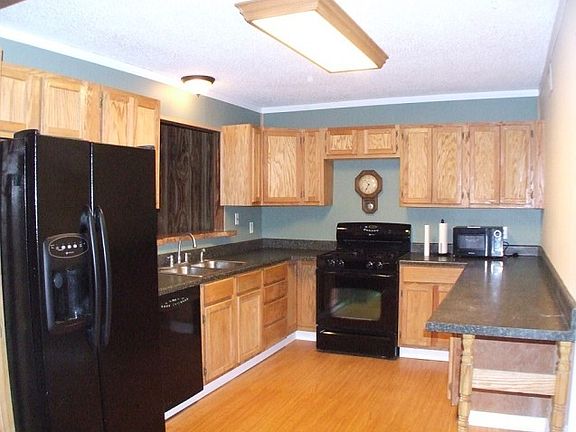 Updated Kitchen, Appliances Remain 