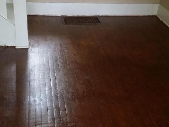 5th image of 1139 Division St Floor 1
