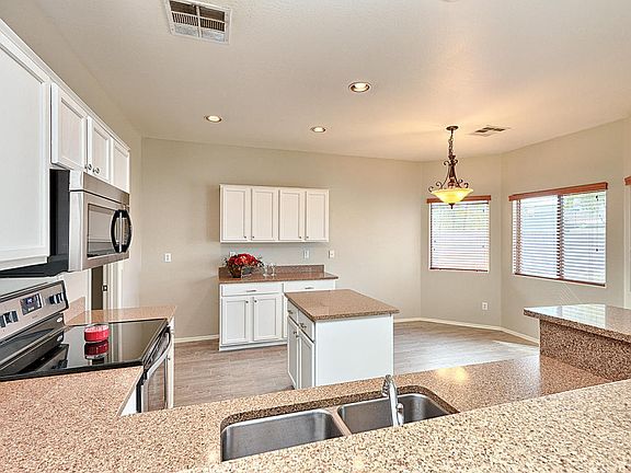 4th image of 16960 W Saguaro Ln