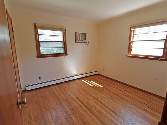 5th image of 6 Parkway Dr