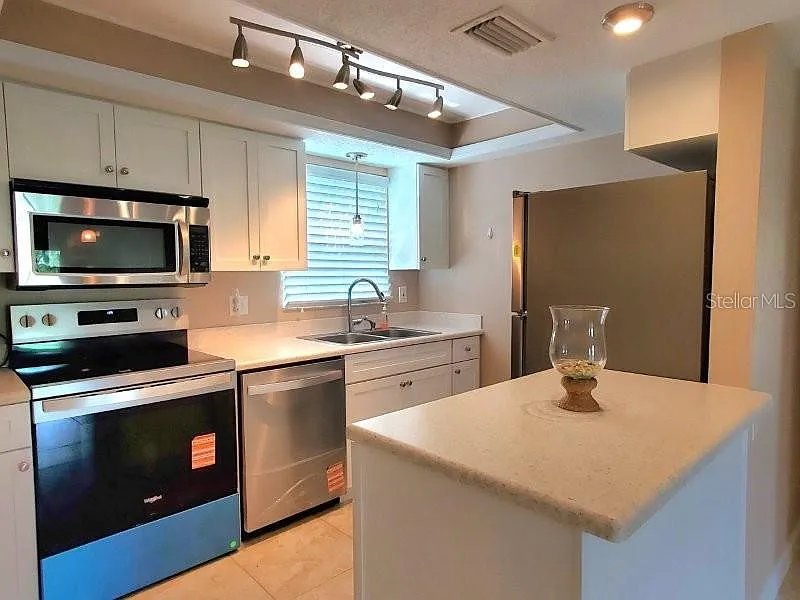 1080 Bal Harbor Blvd — Photo 2