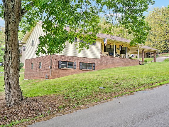 2nd image of 166 Marilyn Cir