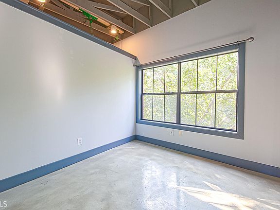 Bedroom - fits up to a queen sized bed.