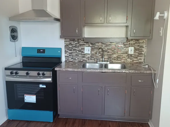 3605 James St #C, McHenry, IL 60050