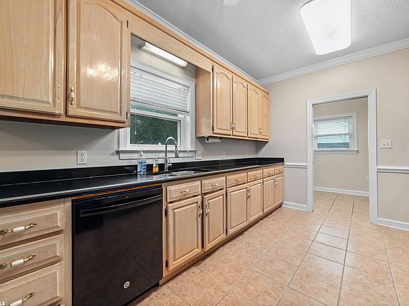 3rd image of 12585 Briarwood Dr