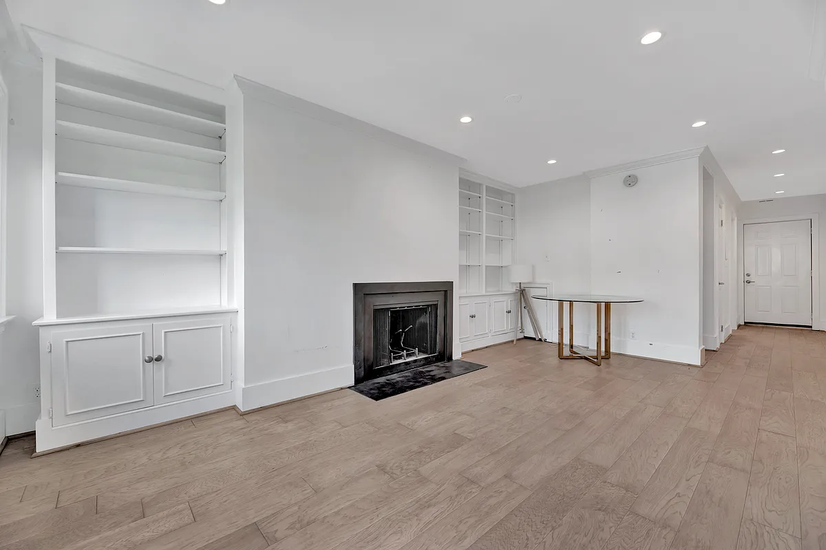 Building Photo - 1226 Eton Ct NW #T22